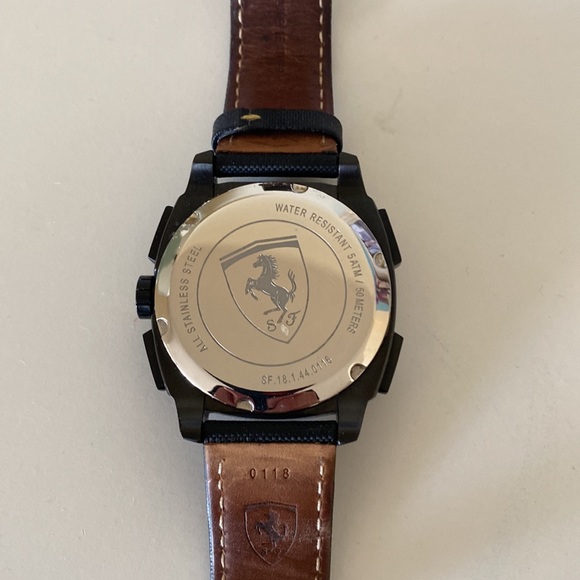 Excellent condition Ferrari men’s multi function watch - Picture 5 of 6